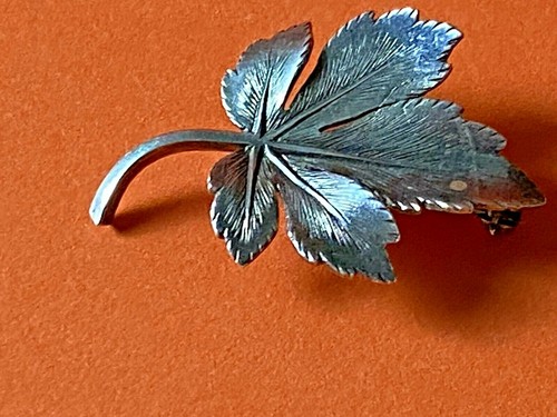 Vintage 925 Sterling Silver Leaf Design Pin / Brooch - Picture 3 of 10
