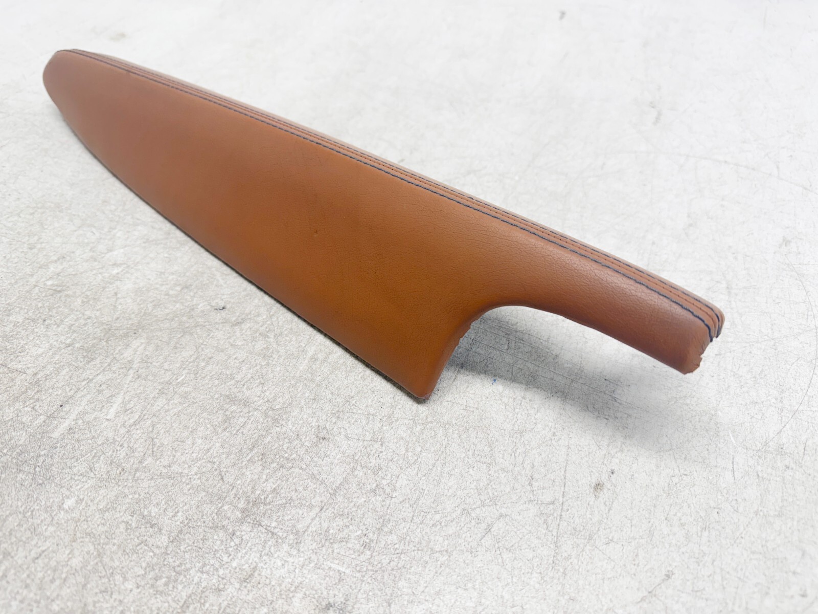 P50161 2003-2012 Maserati Quattroporte Front Door Panel Armrest Arm rest RH OEM