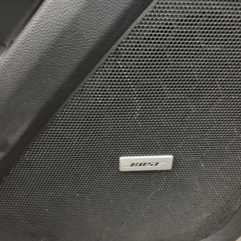 2018-2021 CHEVROLET TRAVERSE FRONT LEFT DRIVER SIDE INNER DOOR PANEL OEM - Image 4 of 4