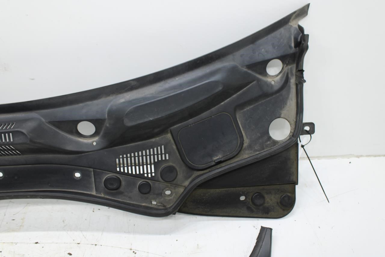 2014-17 Maserati Ghibli 3.0L FR Windshield Cowl Vent Grill Cover Panel 670010468
