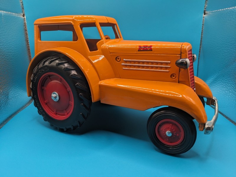 Minneapolis Moline UDLX Tractor Twin City 1984 Dyersville Model 