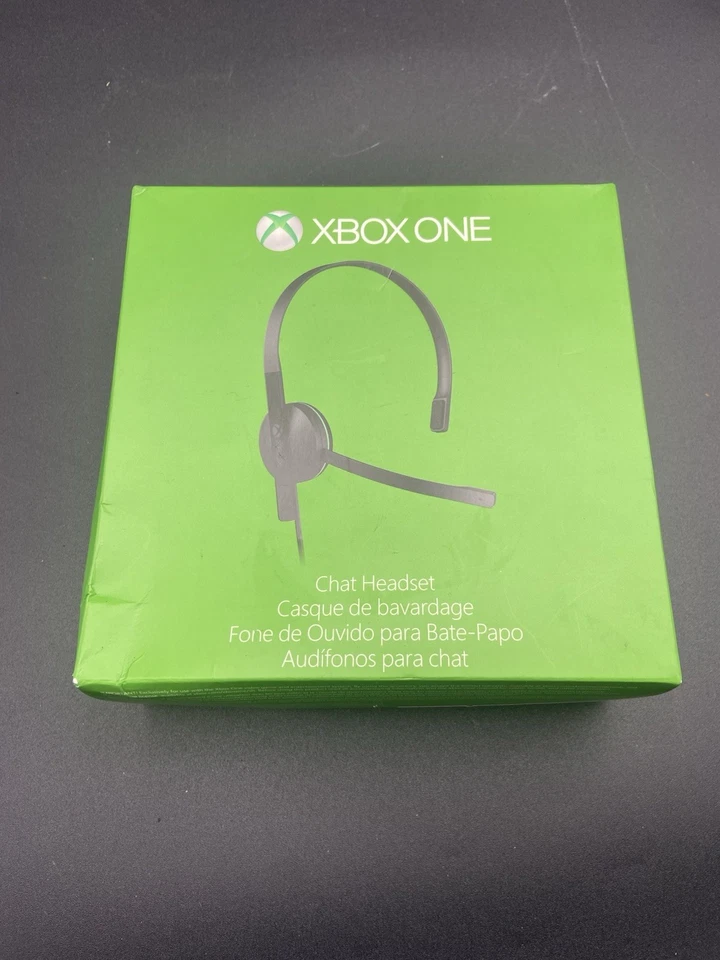 Microsoft Xbox One Wired Chat Headset (1564) - Black (Original)™ - Image 2 of 4