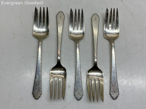 (A) Lunt William and Mary Sterling Silver Forks