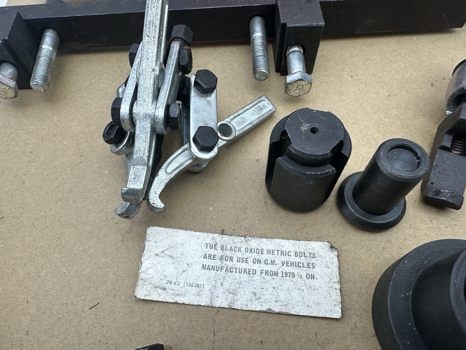 GENERAL MOTORS Robinair Kent Moore COMPRESSOR SERVICE Tool KIT R-4 #10830 USA