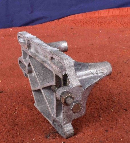 Porsche 911 Turbo 930 Air Conditioning AC Compressor Mount Bracket 93012611900 - Foto 2 di 24