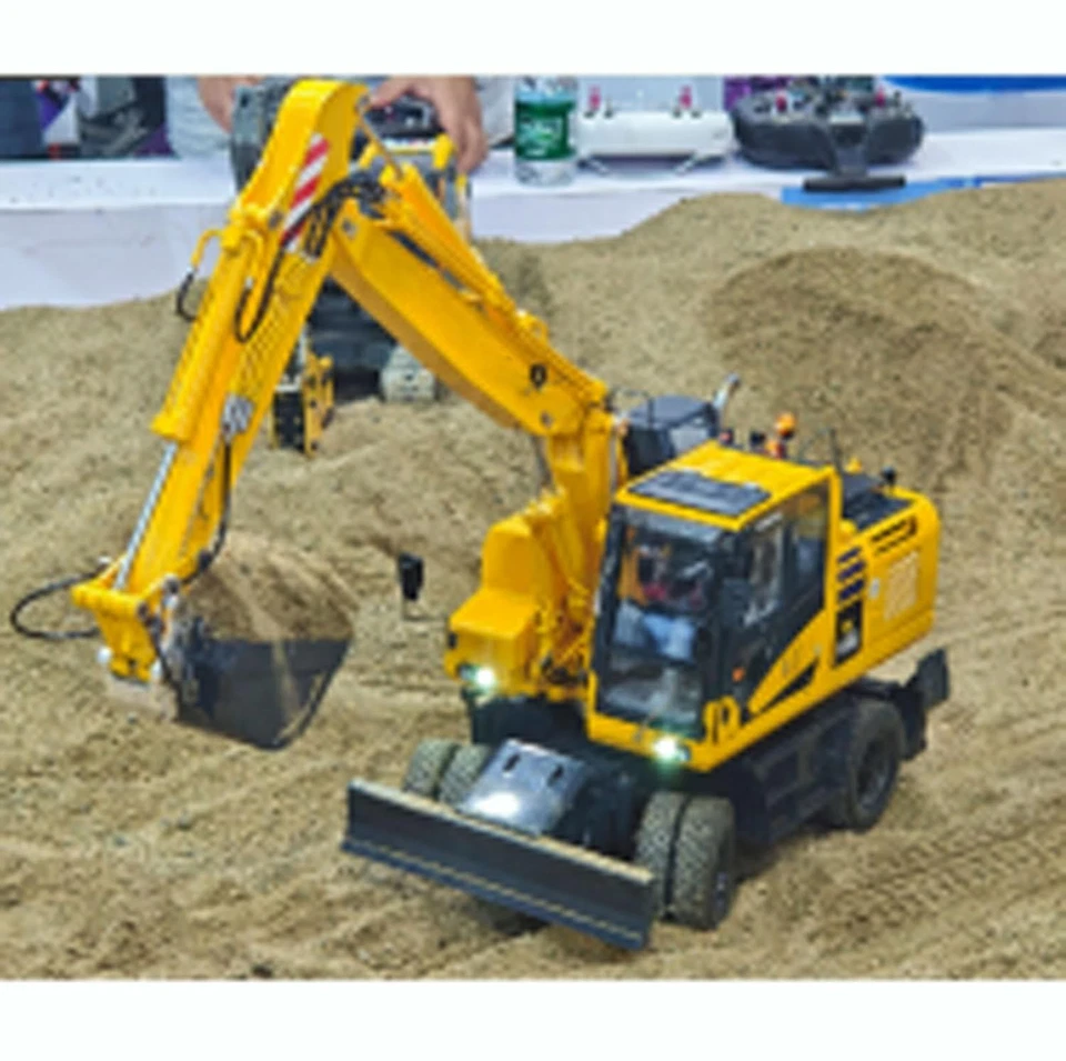 PW180 98% Metal 1/12 Remote Control Hydraulic Excavator 2Arms Digger 10CH Valve - Image 2 of 4