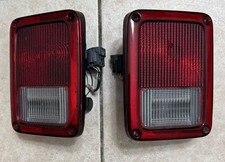 Original OEM Jeep Wrangler JK JKU Rear Tail Lights 1 Pair Right And Left Tested