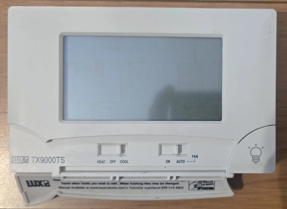 Lux TX9000TS Pantalla Táctil Siete Días Programable, Luz Trasera, Usada, Sin Pilas Foto 2 de 4