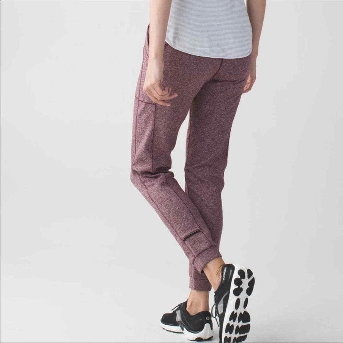 Lululemon base sales runner jogger
