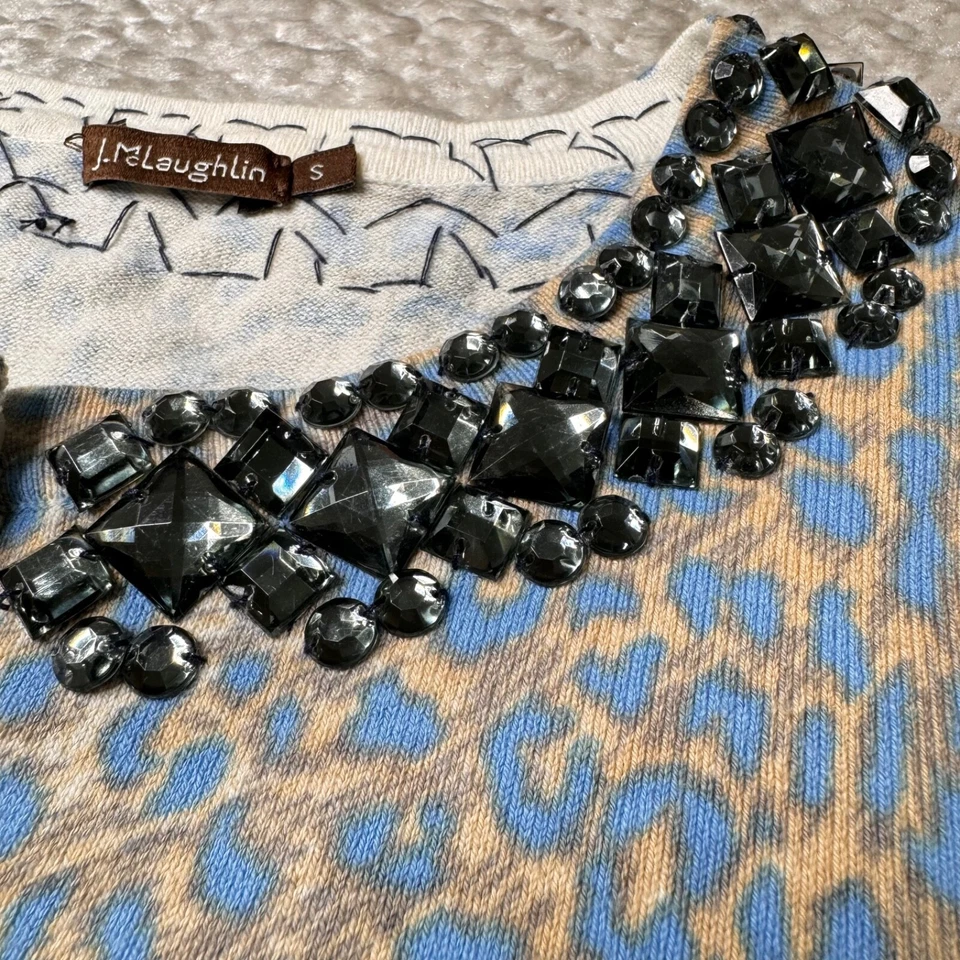 Cárdigan suéter estampado de leopardo J McLaughlin adornado cuello joya para mujer pequeño Foto 4 de 4