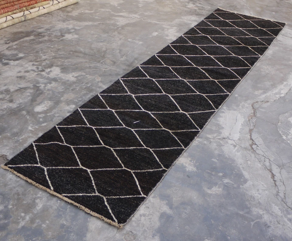 Auténtica alfombra de corredor marroquí de lana tinte natural anudada a mano de 2'7" x 10'1" ft Foto 2 de 3