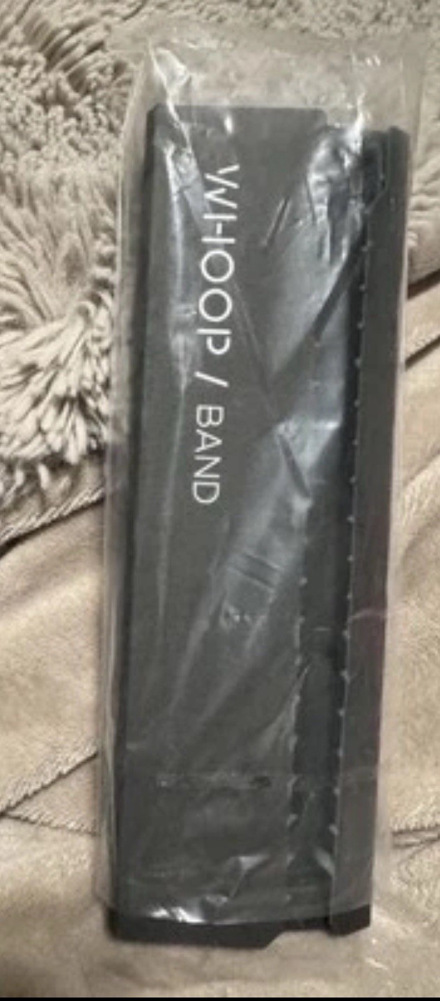 WHOOP 4.0 Set - Whoop 4.0 Device, Battery Pack, 3 Wristbands + 2 Months FREE