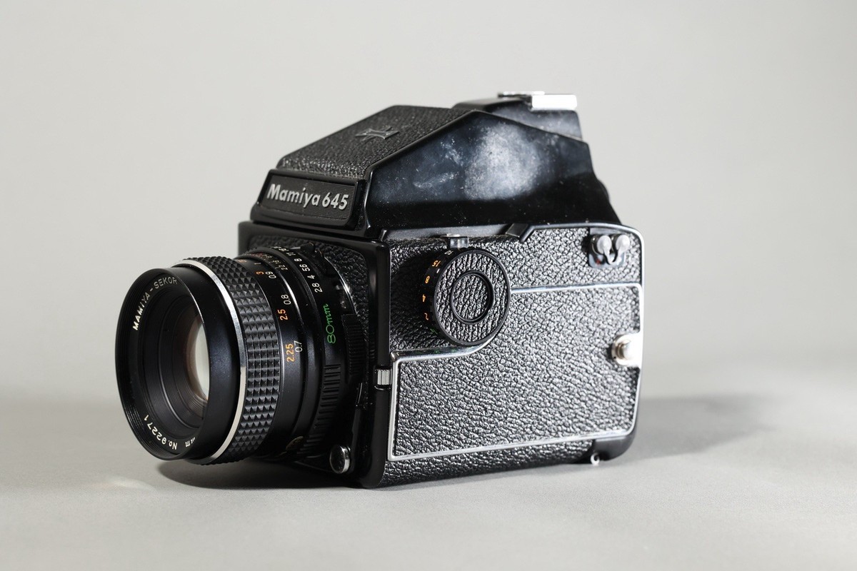 Mamiya 645 1000 S Avec Objectif Mamiya Sekor C 70mm F/2.8