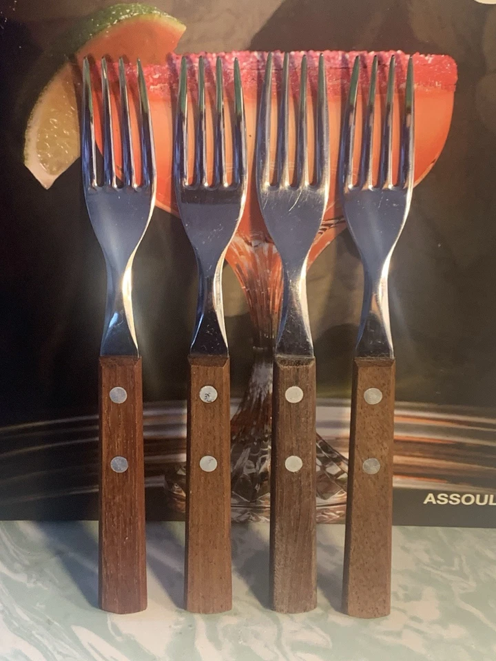TRAMONTINA 4 DINNER FORK'S WOOD HANDLE STAINLESS STEEL FLATWARE MADE IN BRAZIL - Image 2 of 4