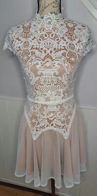 Vera &lucy lace round neck short sleeve embroidered skater dress womens size S