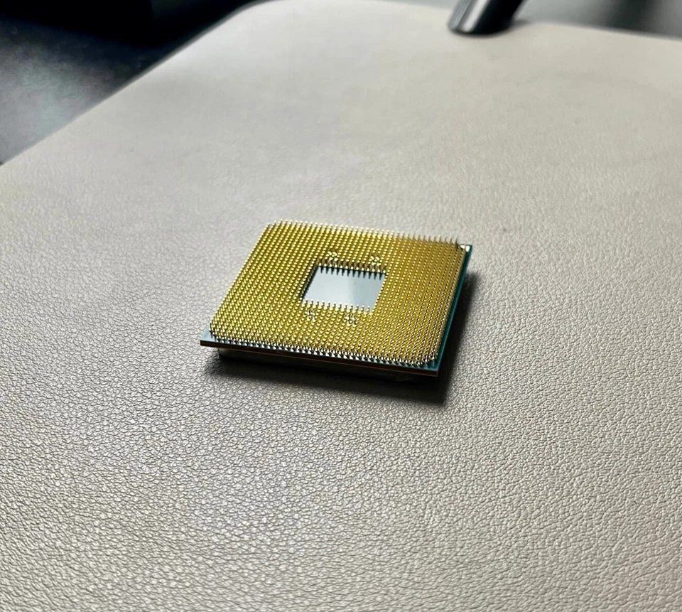 Procesador CPU AMD Ryzen 7 2700X (8-Core - Socket AM4 - 3.7GHz)  - Imagen 2 de 4