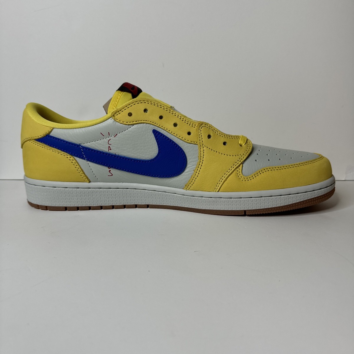 Travis Scott x Air Jordan 1 Retro OG SP Low Canary Size 15.5 Travis Scott x Air Jordan 1 Retro OG SP Low Canary Size 15.5