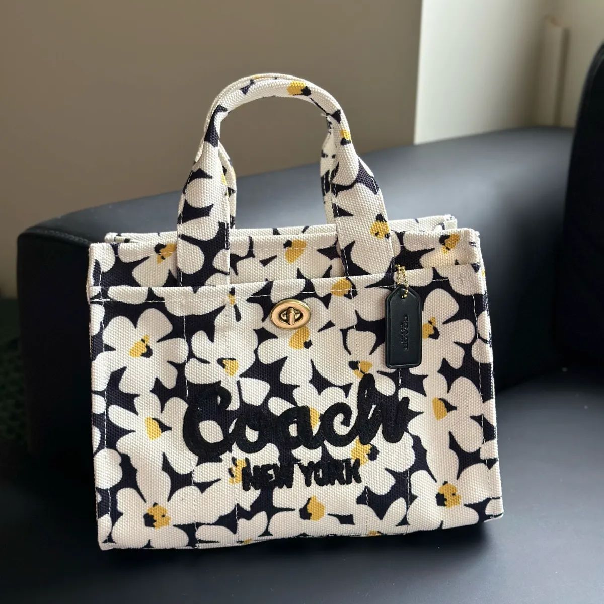 COACH Cargo Tote 26 Floral Print Shoulder Crossbody Bag CR660 New Outlet