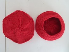 chapeau rouge vetement poupée moderne/ancienne tour tete 22 a 30 cm fait main