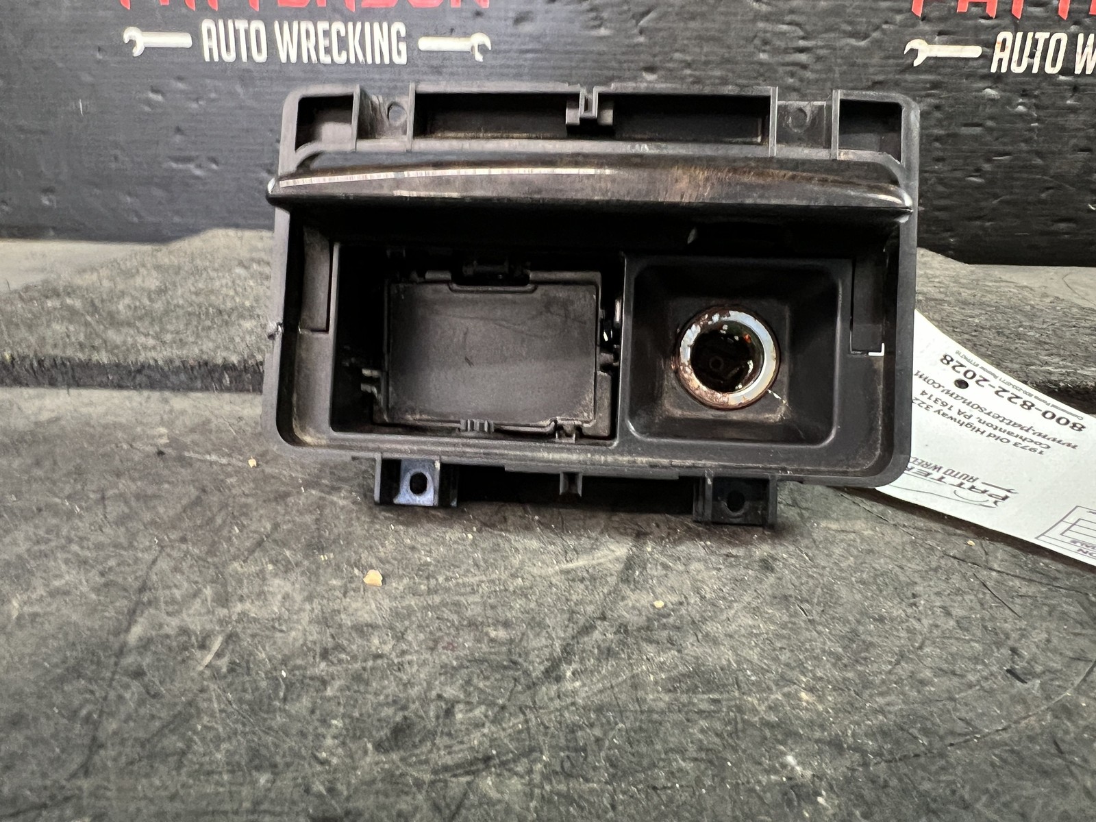 03-13 BENTLEY CONTINENTAL FRONT CENTER CONSOLE ASH TRAY