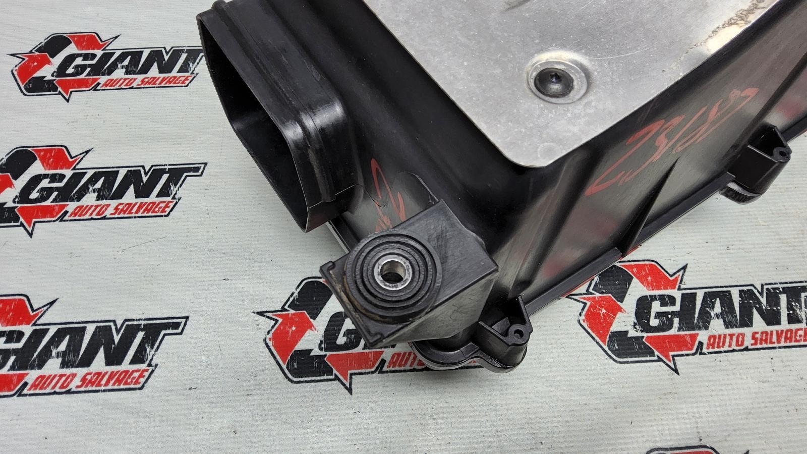 08 09 10 11 12 13 AUDI R8 5.2L V10 AIR CLEANER BOX UPPER INTAKE AIR FILTER 