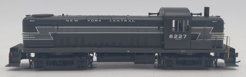 Locomotora diésel Athearn 94011 HO New York Central RS-3 #8227 EX | Condition: Used