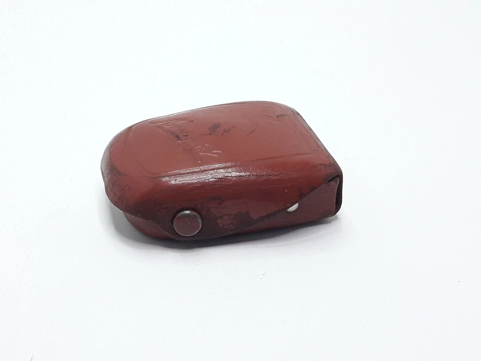 Vintage Leningrad 2 Exposure Meter Manual Analogue Light Meter Leather Case Old - Image 4 of 4