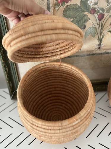 basket Storage with lid Rwanda 8 Inch Handmade Africa 2 - Picture 3 of 6