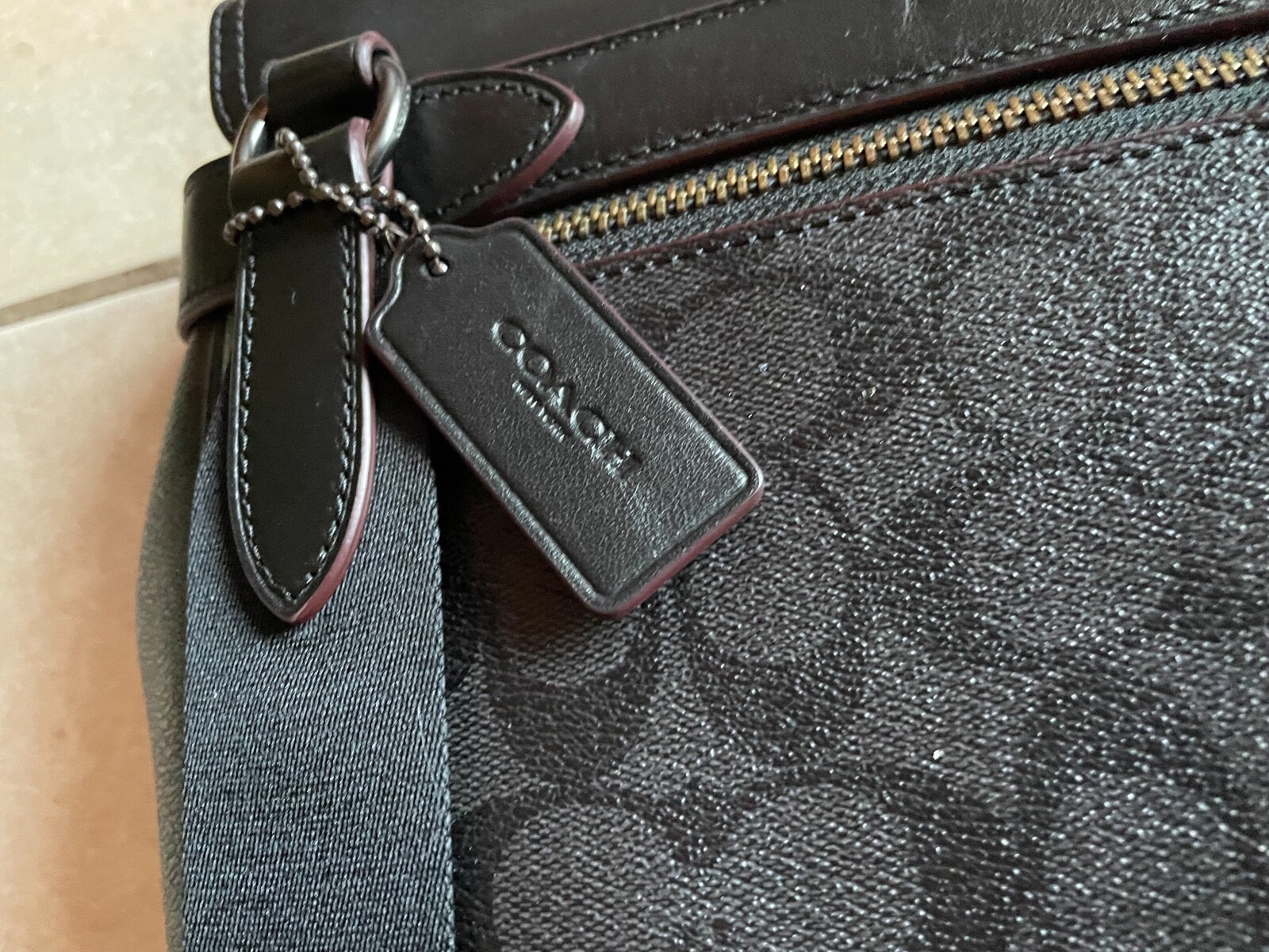 Coach Men's Hudson Black Signature Pattern Messenger … Gem