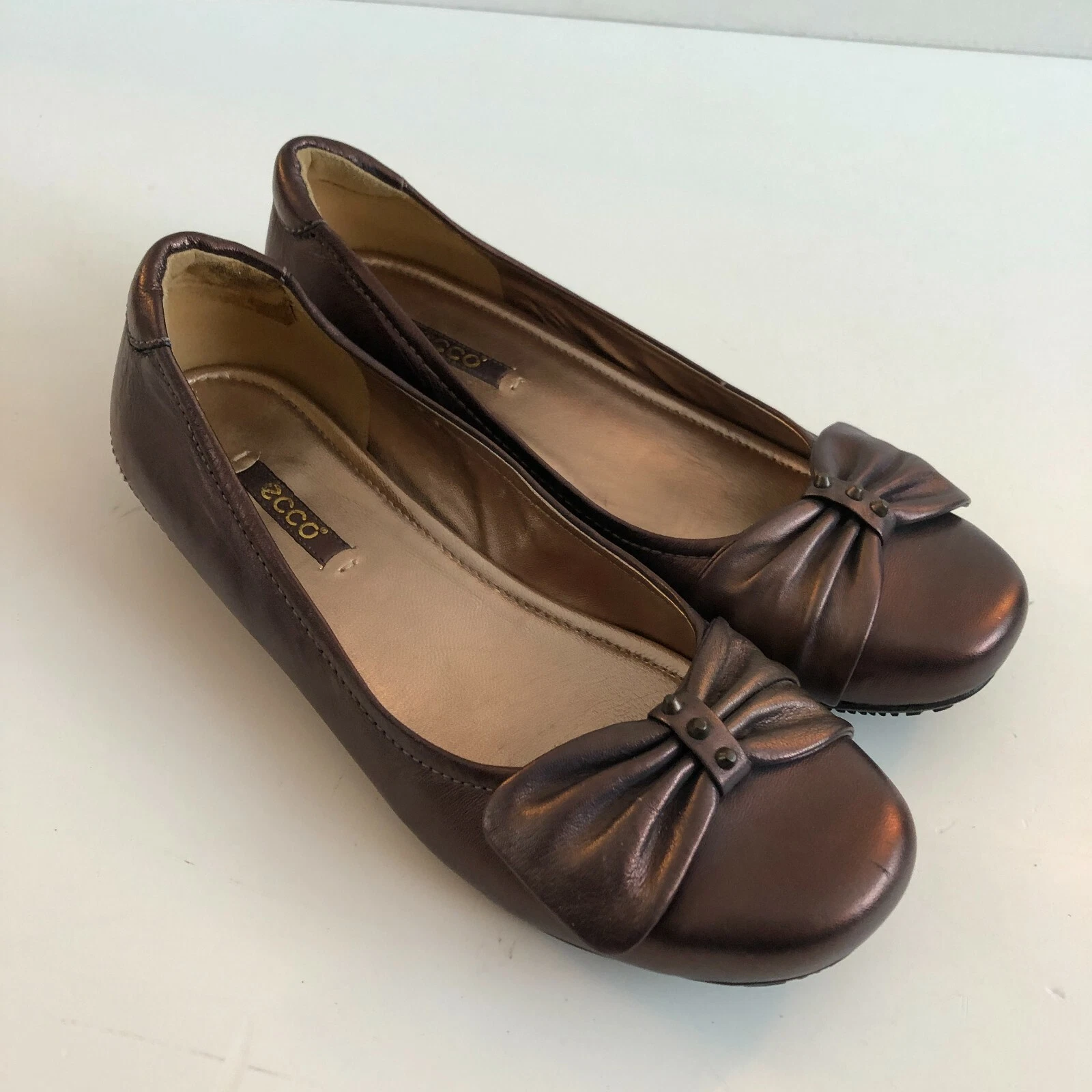 Ecco Leather Flats Slip On Shoes Metallic Bronze Bow Womens Size EU 38 US 7 7.5