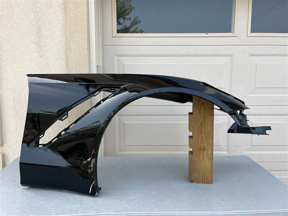 2016-2019 16 17 18 19 Chevrolet Corvette ZR1 Right Hand Fender OEM