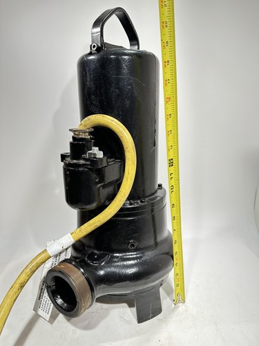 HOMA SUBMERSIBLE PUMP D-53814 Amps 10.12 VOLTS 208 HZ 60 RPM 1750 PH 3 GERMANY