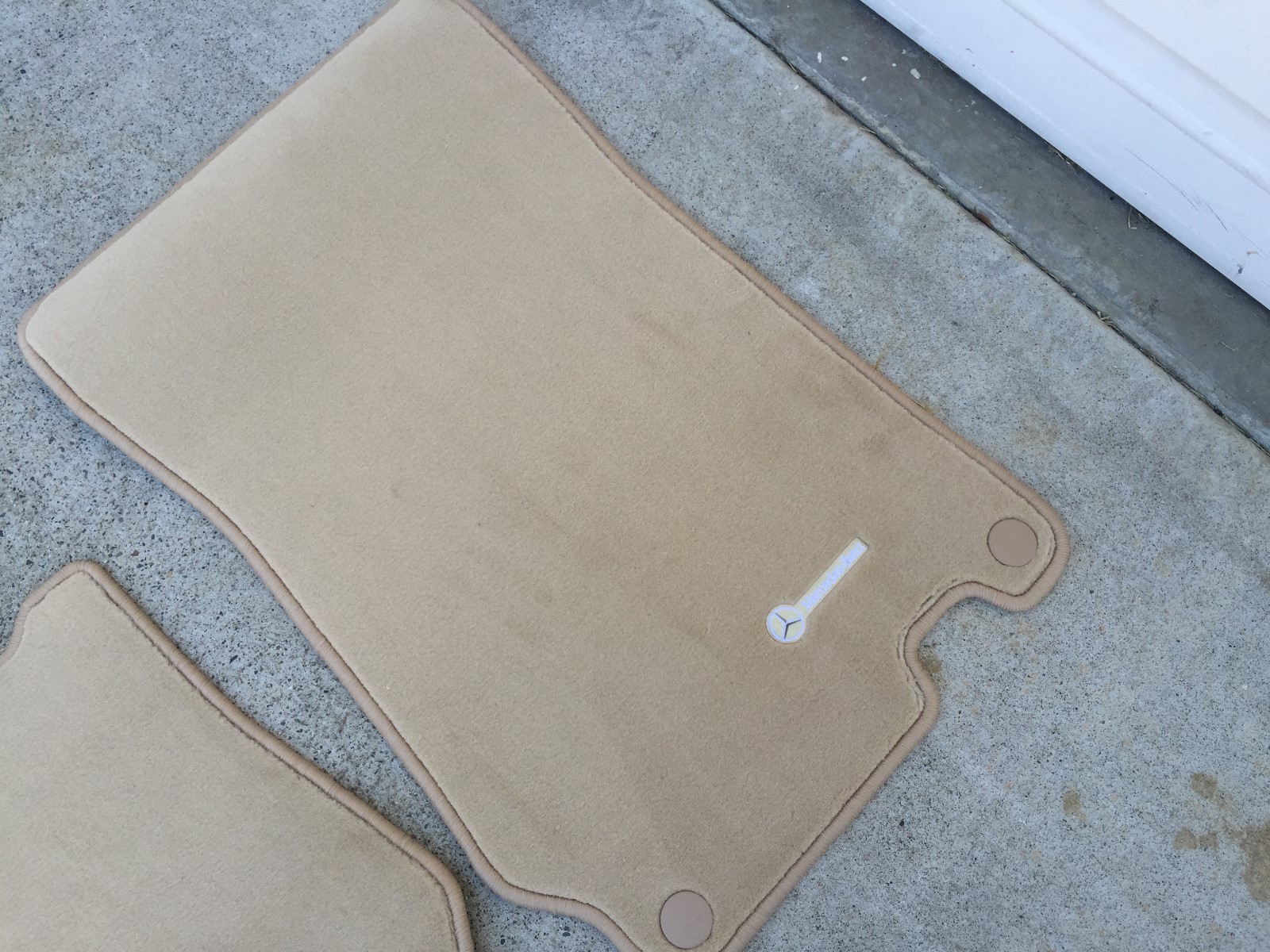 (TAN) 20042011 MercedesBenz R230 FLOOR MAT MATS Carpet SL550 SL500
