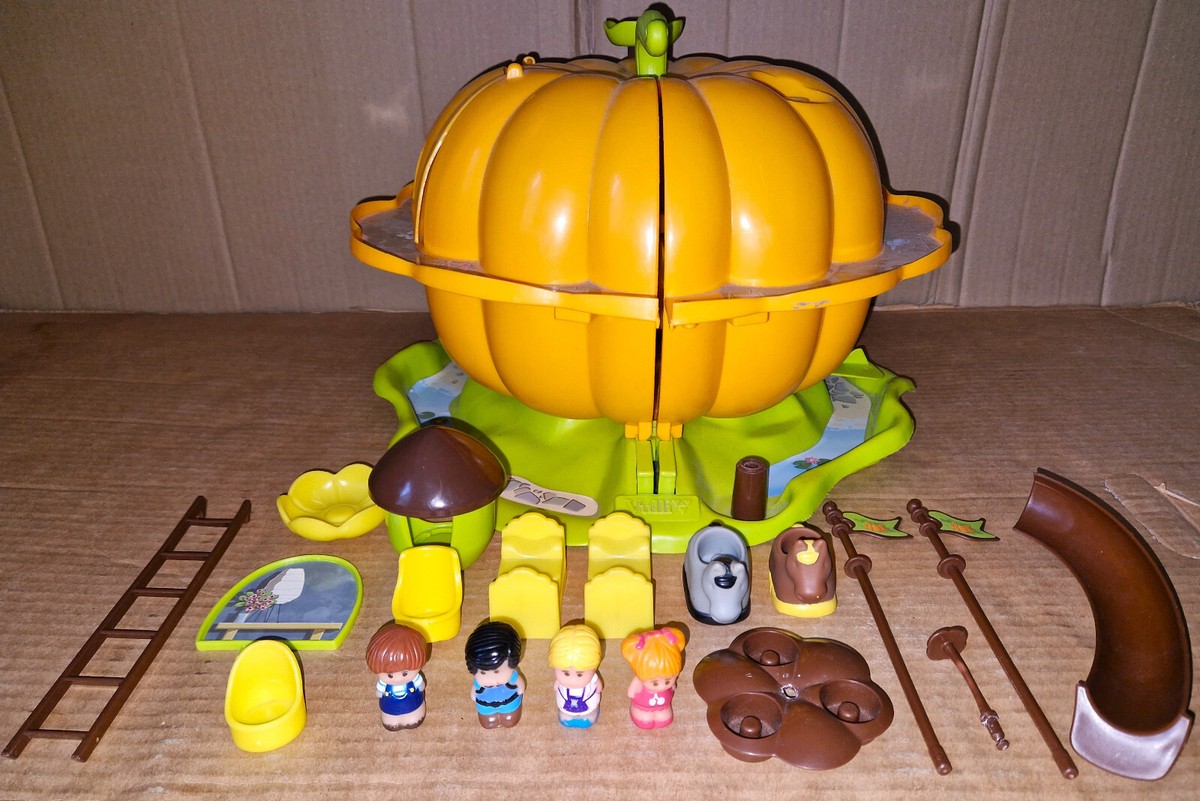 Vintage 70's Kenner Tree Tots MYSTERIOUS PUMPKIN Playset like