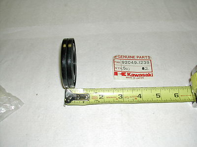 NEW NOS OEM KAWASAKI 92049-1239 STEERING HEAD SEAL 1987 87 ZX600