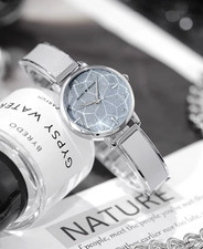 Women Round Starry Sky Dial Quartz Watch Silver Leather Alloy Bracelet Strap