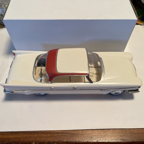 1959 Chrysler New Yorker Plastic Promo Model By Johan 1/25 Scale White / Red - Picture 3 of 12
