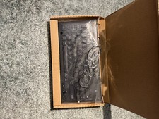 Belkin Keyboard for iPad w/ Lightning Connector B2B124 brand new in box