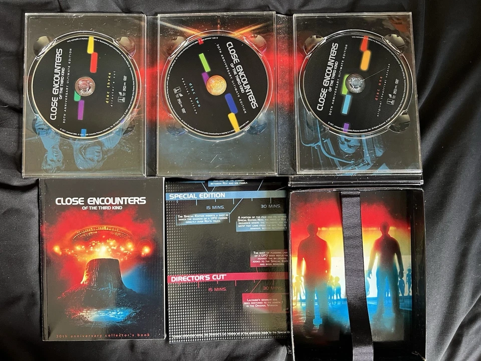 Close Encounters of the Third Kind 30th Anniversary Ultimate DVD Complete - Image 2 of 2