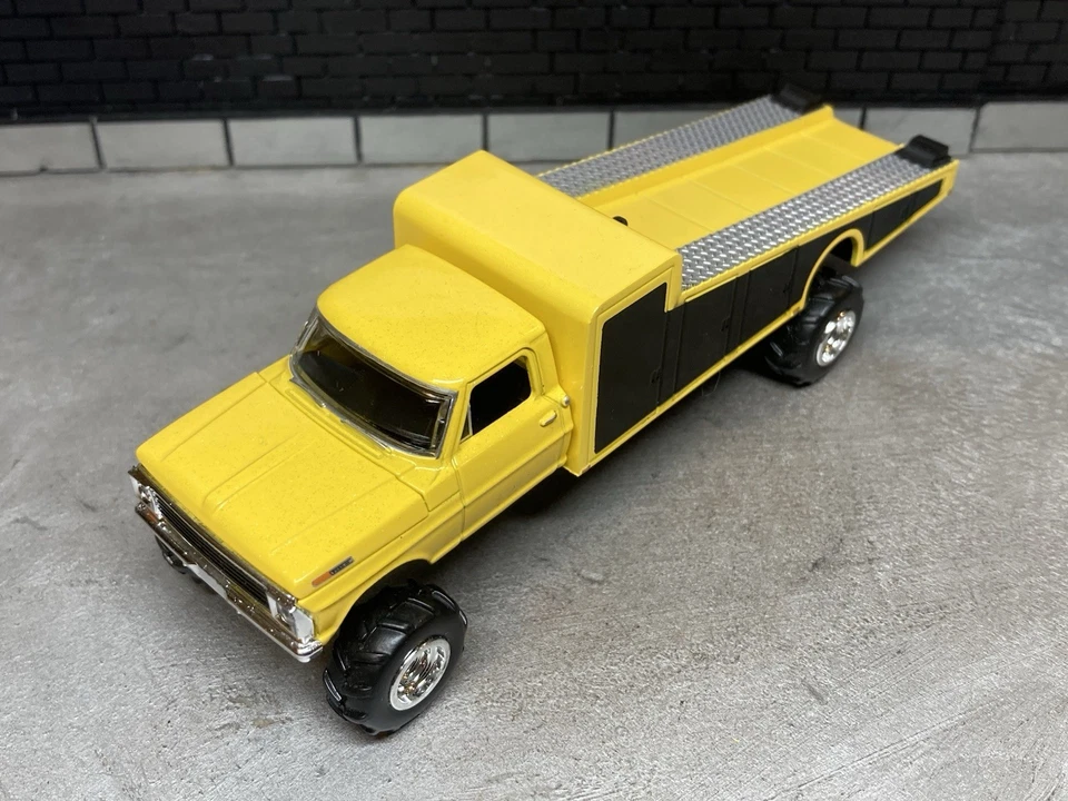 1969 Ford Car Hauler Tow Truck Lifted 4x4 Ramp Truck 1/64 Diecast Custom M2 - Image 2 of 4