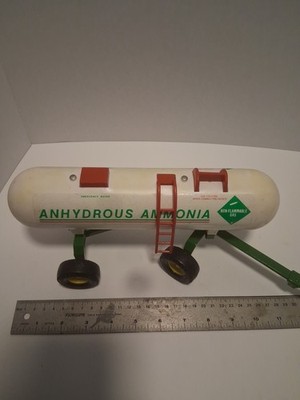 ERTL 1/16 JOHN DEERE ANHYDROUS AMMONIA TANK FARM WAGON TOY - LOOSE