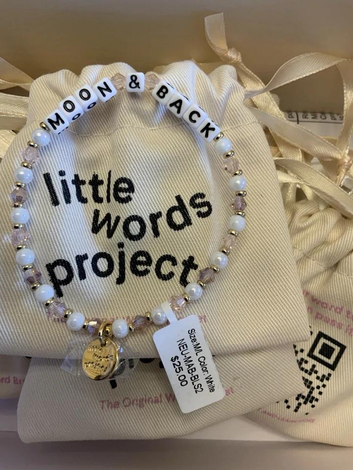Pulsera con cuentas Little Words Project “luna y espalda” nueva con etiquetas precio de venta sugerido por el fabricante $25 M/L Foto 4 de 4