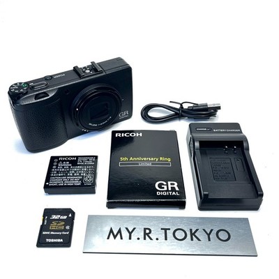 【美品】RICOH GR DIGITAL Ⅲ ブラック 5周年記念リング付 Exc+5, 5th Anniv Gold Ring] Ricoh GR Digital III 10MP Compact