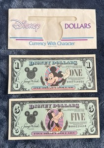 Vintage Disney Dollars 1990 Series A $1 Mickey $5 Goofy Disneyland Rare Envelope