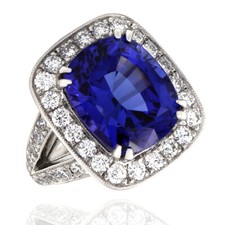 Tanzanite and Diamond Ring in Gold