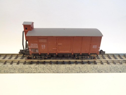 ARNOLD Gedeckter Güterwagen DB (7820) | Zustand: Gebraucht