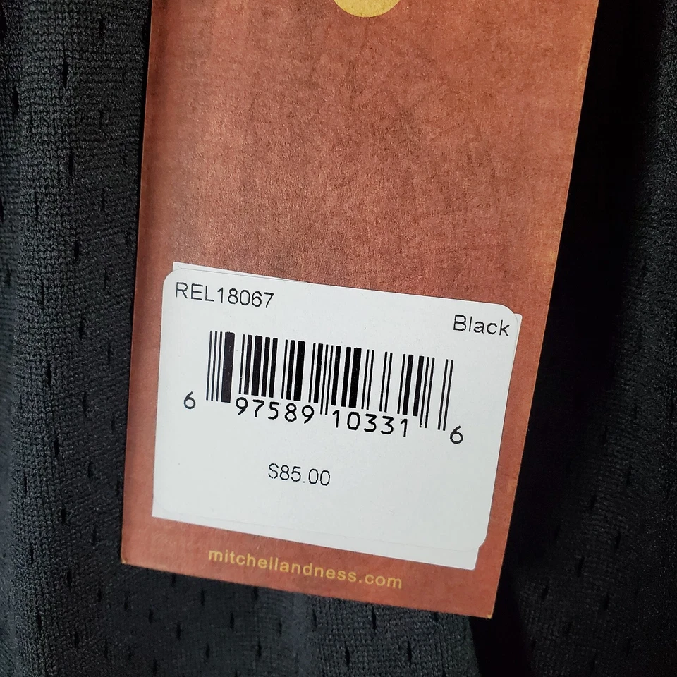 Mitchell & Ness Womens Jump Shot Shorts XS Black Chicago Bulls Hardwood Classics - Image 4 of 4