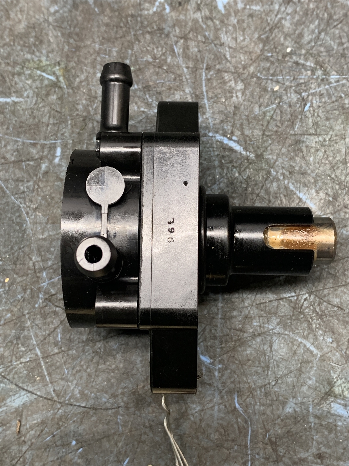 2004 Suzuki Df115 Fuel Pump and Filter With Lines 1510090j1v for sale