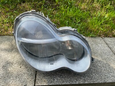 A 203 820 02 61 Mercedes Benz Hauptscheinwerfer Halogen Rechts