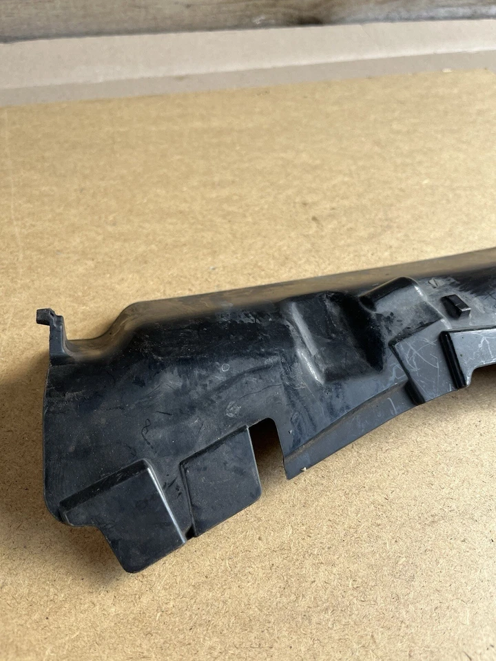 SUZUKI GSXR600 GSXR 600 750 04-05 Air Scoop Engine Conveyor Cover Fr Lower Cowl - Image 2 of 4